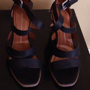 Women's Casual Shoe